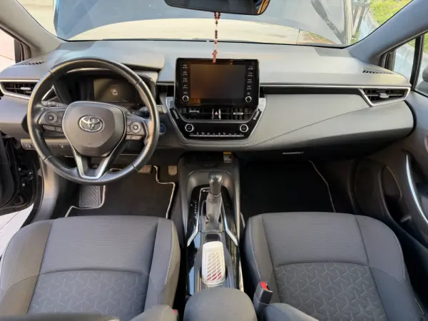 Toyota Corolla 1.8 Hybrid Exclusive 16