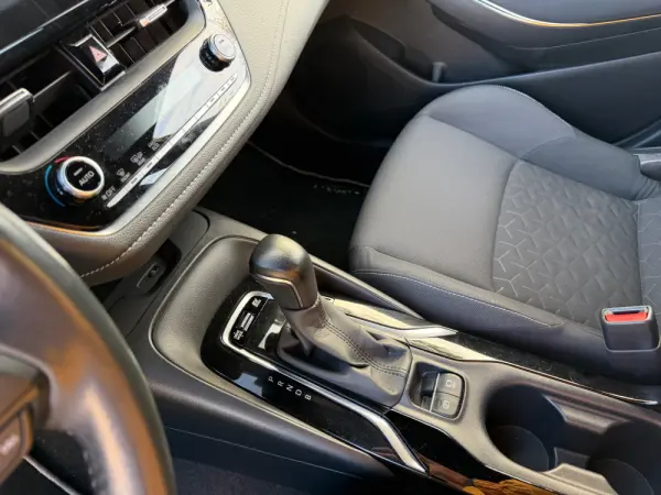 Toyota Corolla 1.8 Hybrid Exclusive 5