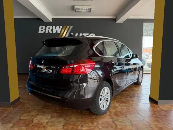 BMW 216 Active Tourer d Line Luxury 5