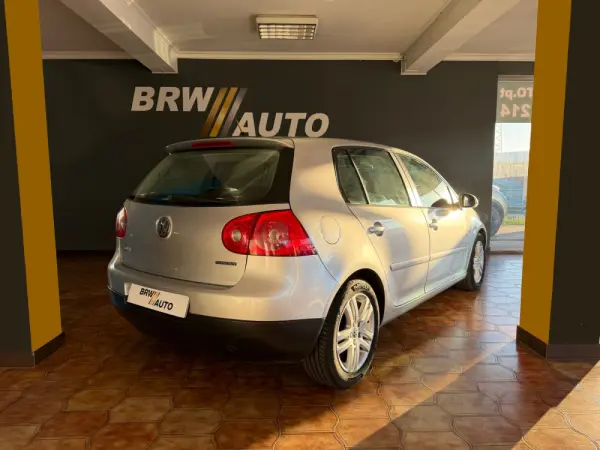 Volkswagen Golf 1.6 TDi Confortline 5