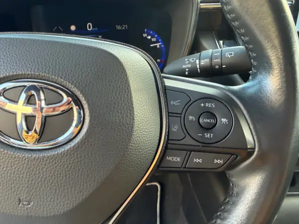 Toyota Corolla 1.8 Hybrid Exclusive 10