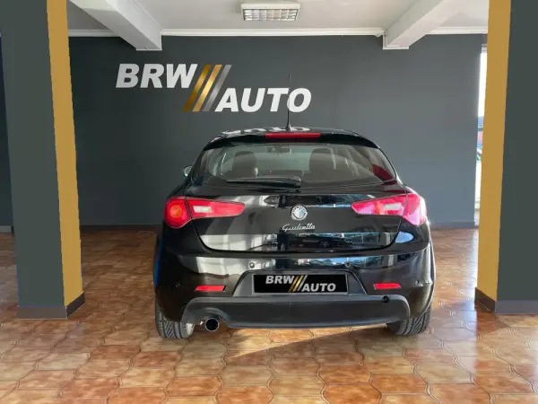 Alfa Romeo Giulietta 1.6 JTDm Distinctive 4