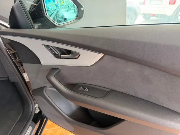 Audi Q8 55 TFSIe quattro Tiptronic 21