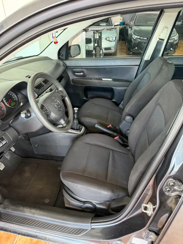 Mazda 2 1.25 Exclusive 8