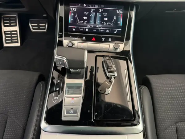 Audi Q8 55 TFSIe quattro Tiptronic 17