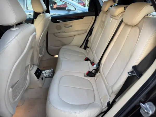 BMW 216 Active Tourer d Line Luxury 15