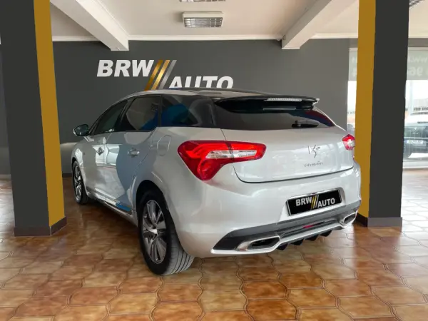 DS DS5 2.0 Hybrid4 Sport Chic 3