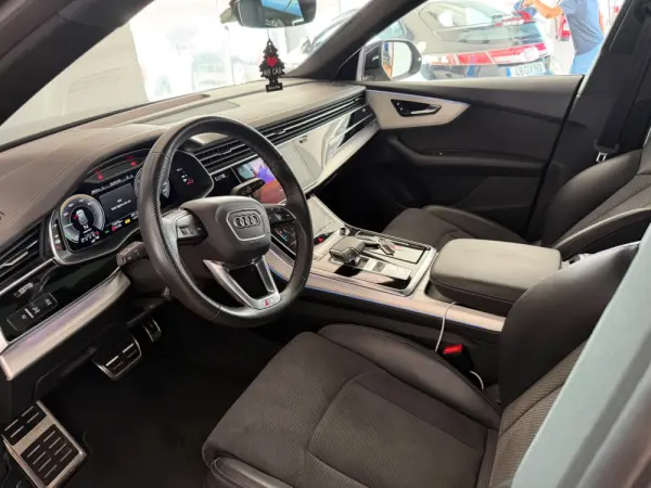 Audi Q8 55 TFSIe quattro Tiptronic 10