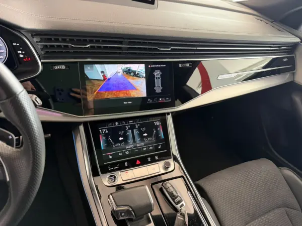 Audi Q8 55 TFSIe quattro Tiptronic 9