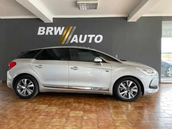 DS DS5 2.0 Hybrid4 Sport Chic 6
