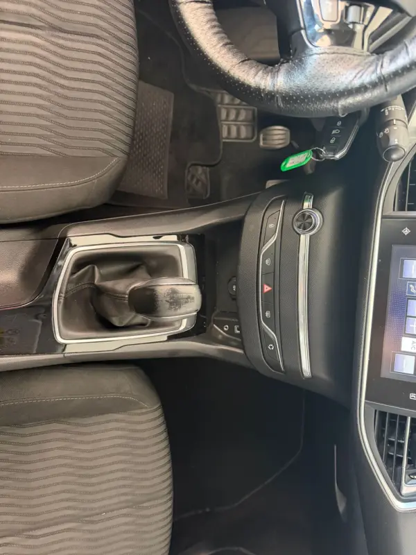 Peugeot 308 SW BlueHDi 100 Stop & Start Nível 1 Business-Line 15