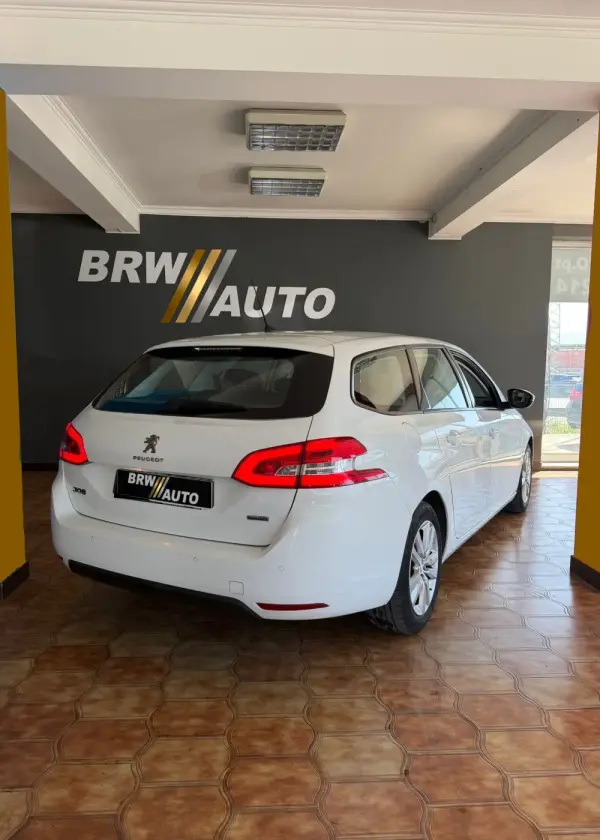Peugeot 308 SW BlueHDi 100 Stop & Start Nível 1 Business-Line 4