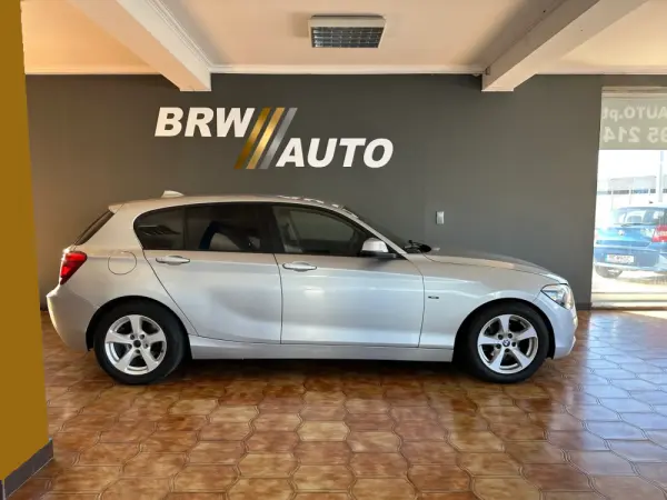 BMW 116 d EfficientDynamics Line Urban 6