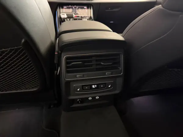 Audi Q8 55 TFSIe quattro Tiptronic 14