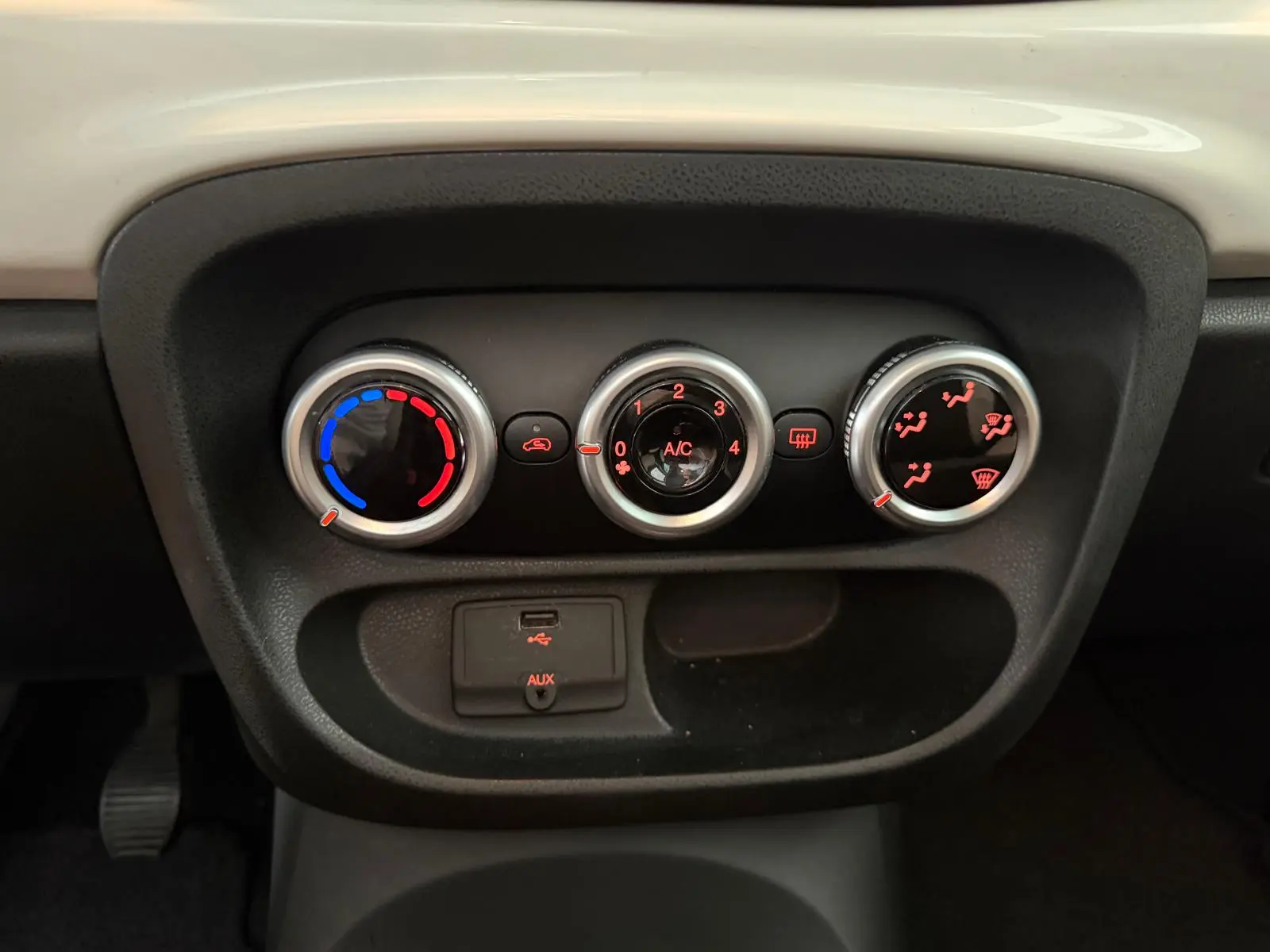 Fiat 500L 1.3 MJ Trekking S&S 14