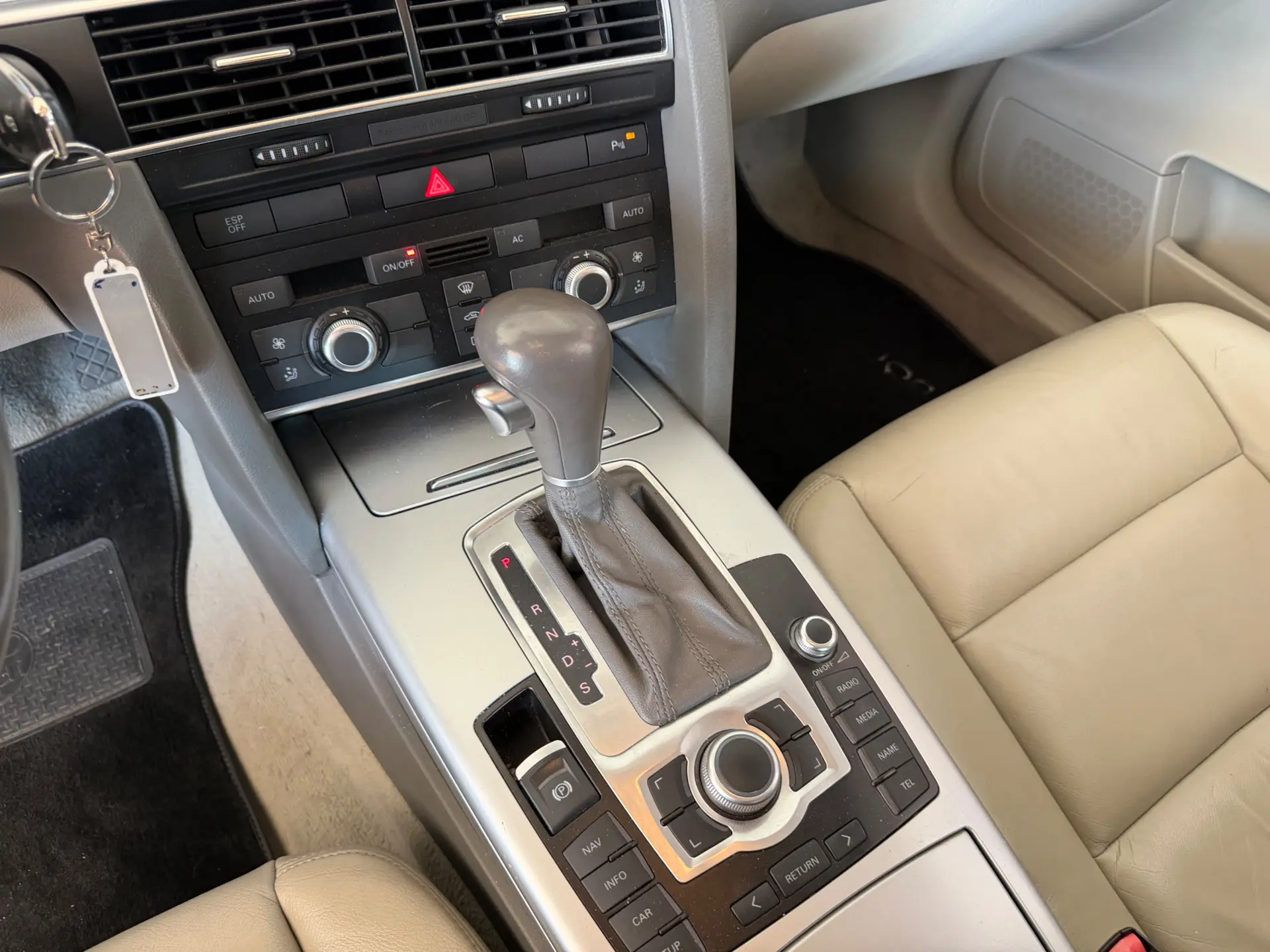 Audi A6 Avant 2.0 TDi Advance Multitronic 10