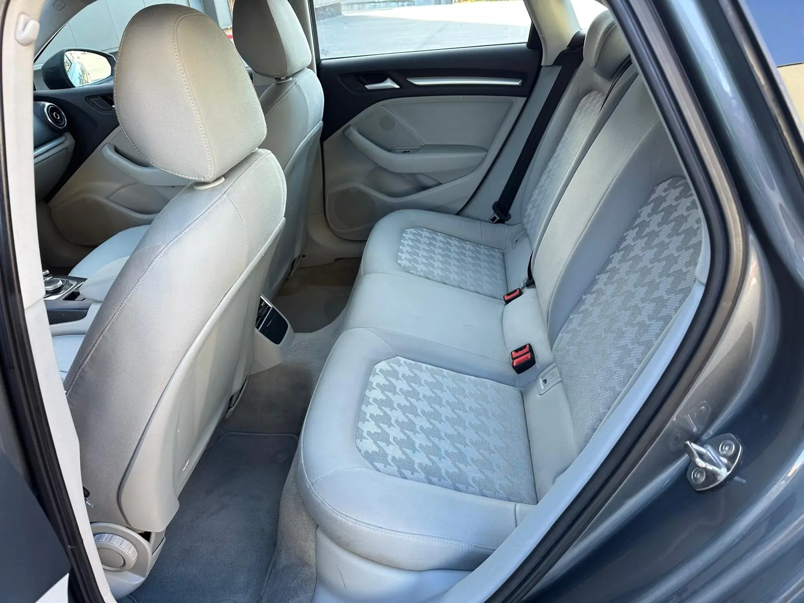 Audi A3 Limousine 1.6 TDI Advance 15