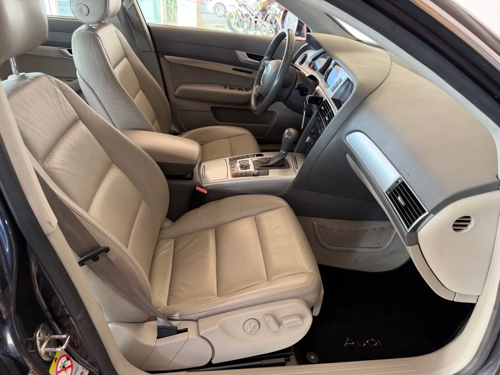 Audi A6 Avant 2.0 TDi Advance Multitronic 22