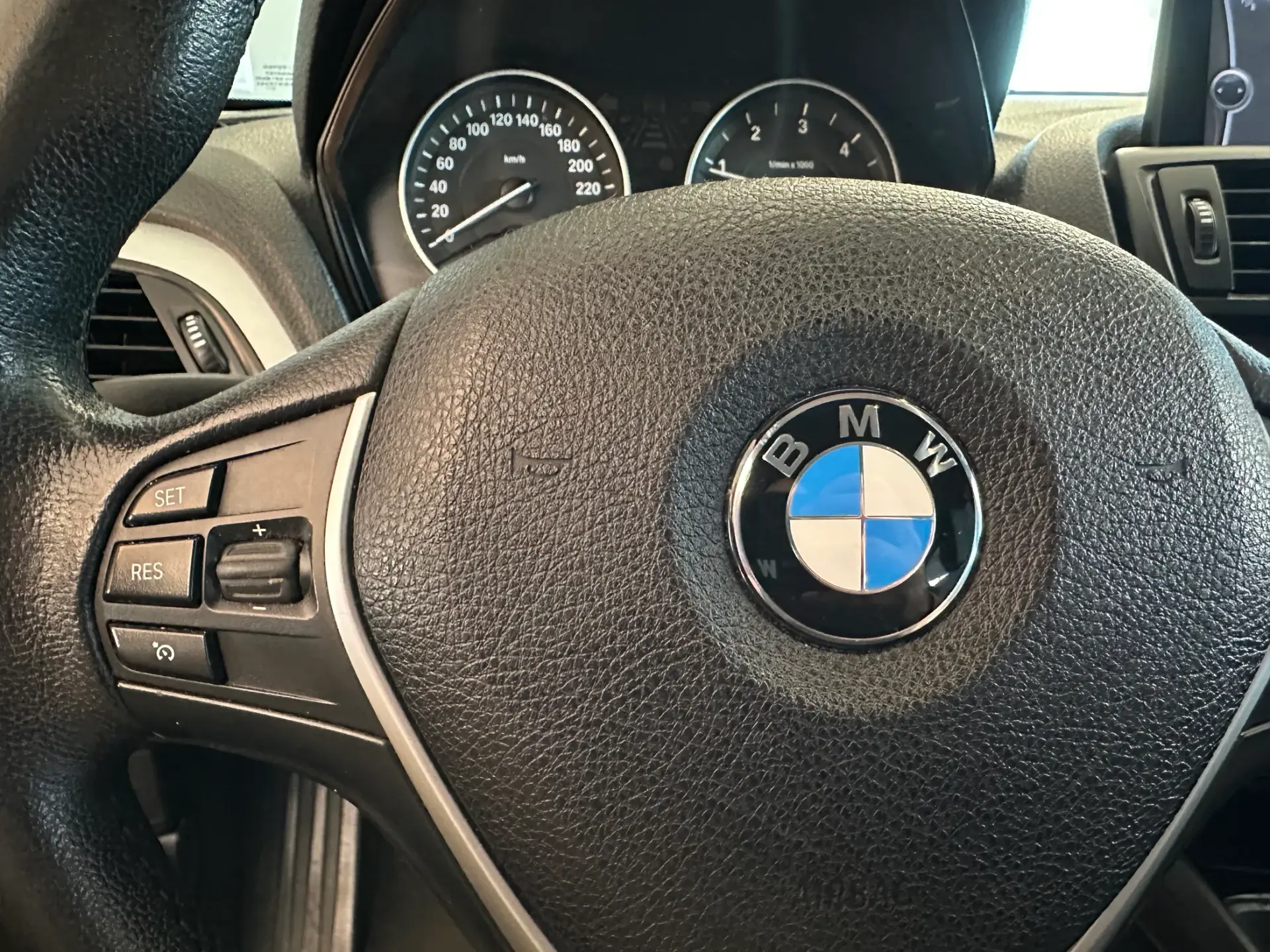 BMW 116 d EfficientDynamics Line Urban 16