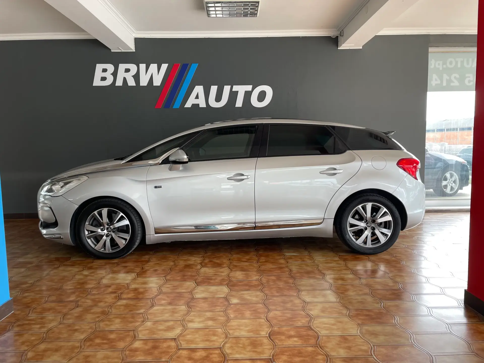 DS DS5 2.0 Hybrid4 Sport Chic 2