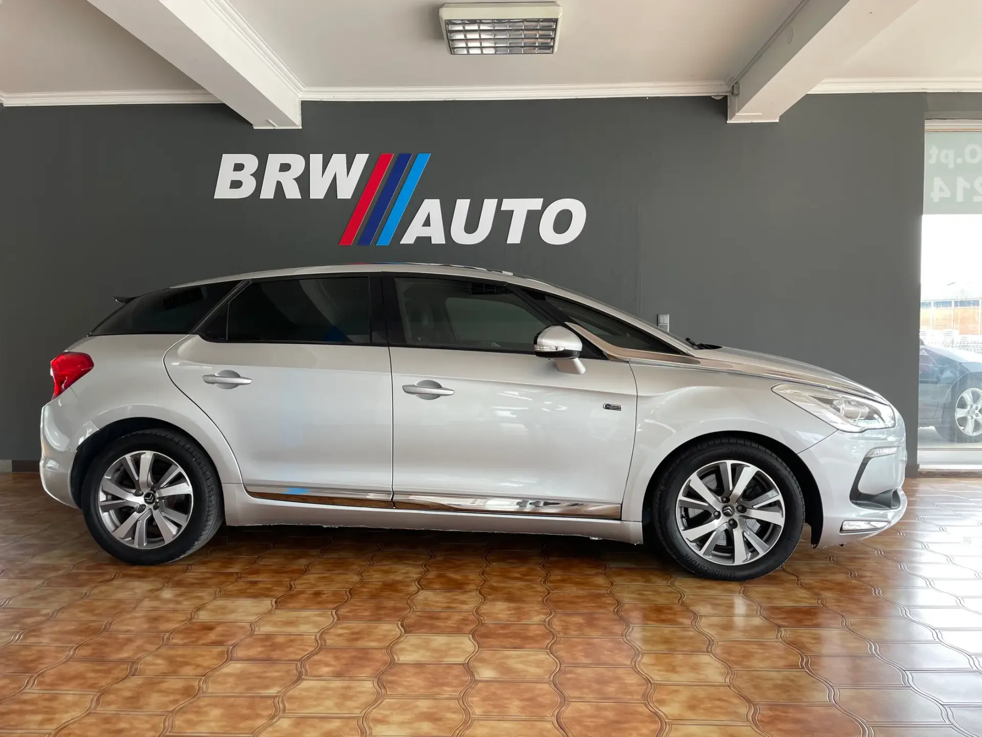 DS DS5 2.0 Hybrid4 Sport Chic 6