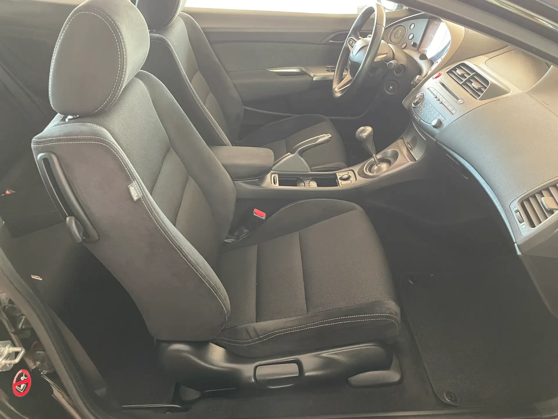 Honda Civic 1.4 i-VTEC Type-S 28