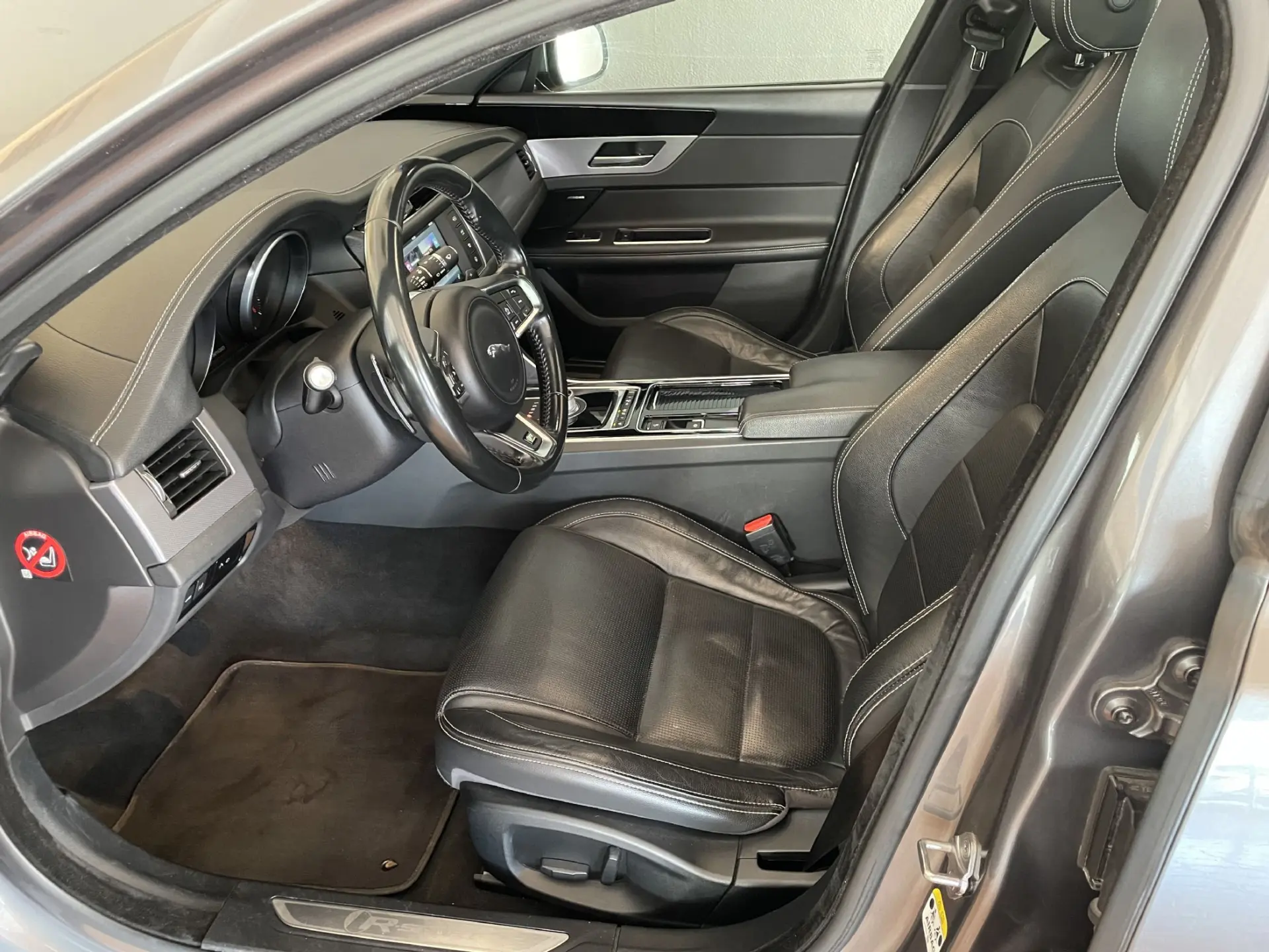 Jaguar XF 2.0 D R-Sport Aut. 9