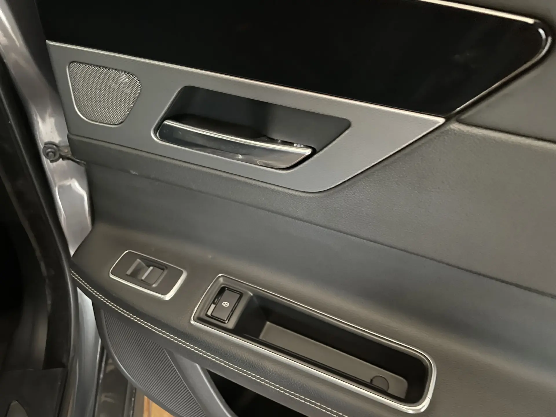 Jaguar XF 2.0 D R-Sport Aut. 13