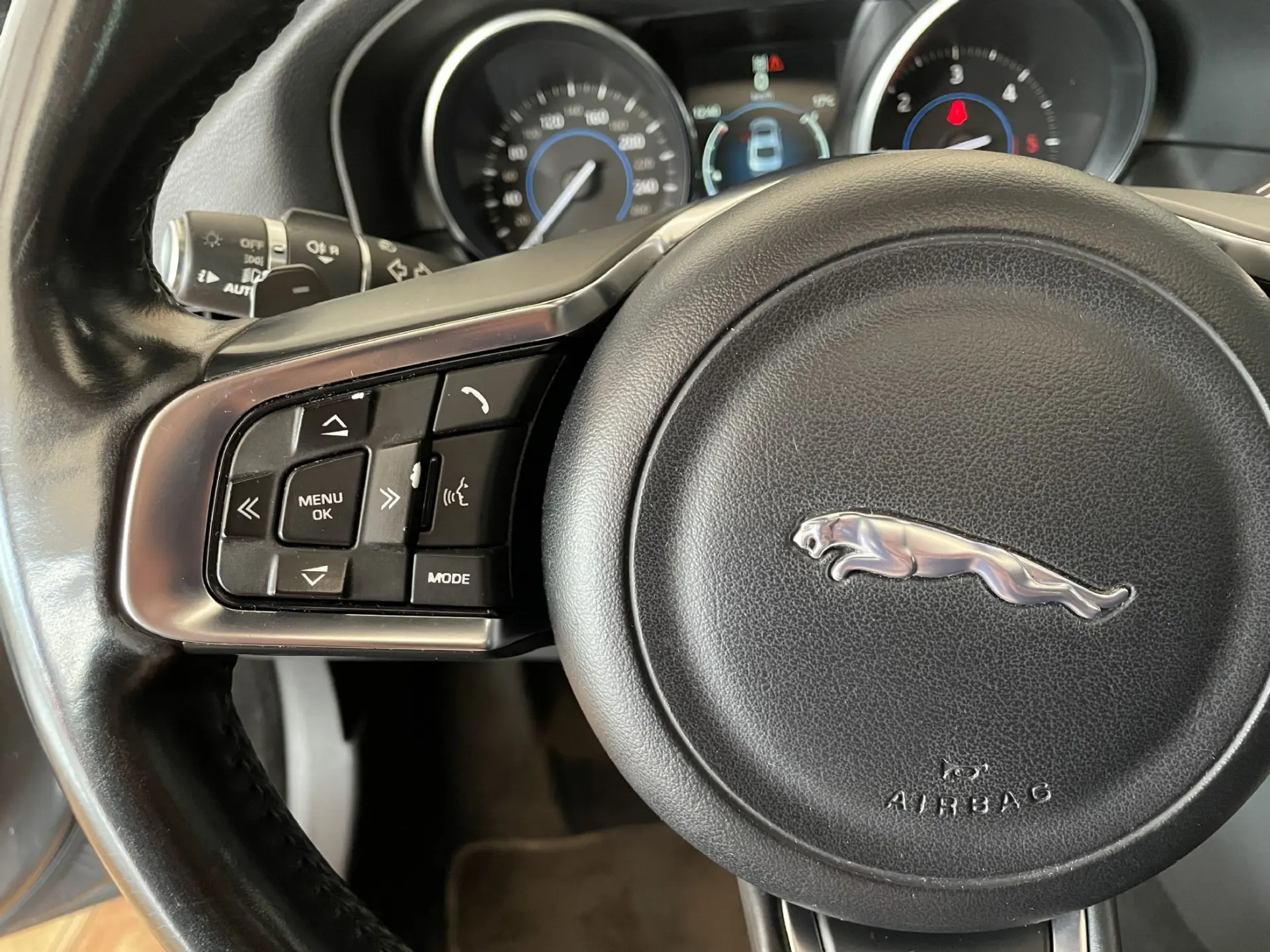 Jaguar XF 2.0 D R-Sport Aut. 23