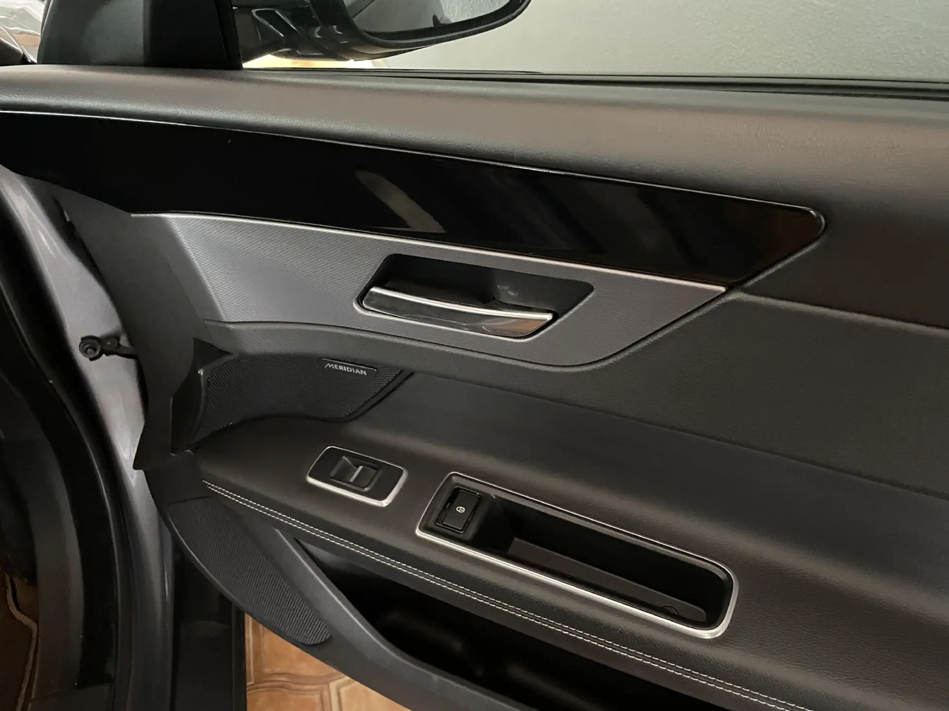 Jaguar XF 2.0 D R-Sport Aut. 38