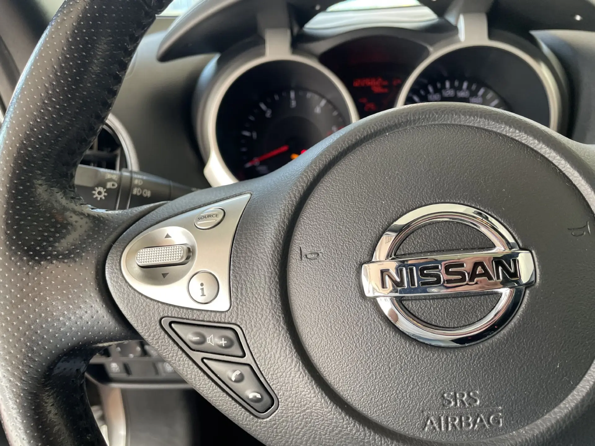 Nissan Juke 1.5 dCi Tekna Pack Exterior 2 Black Tokyo 23