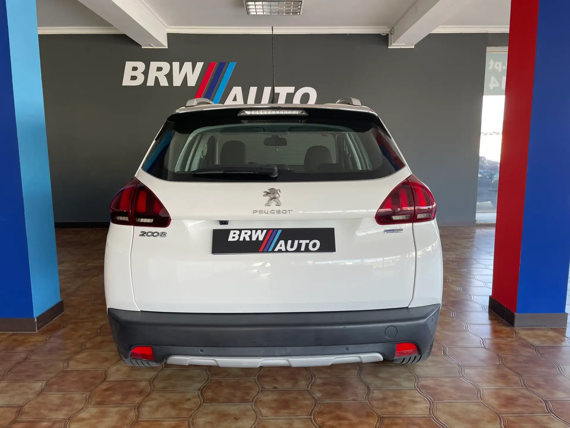 Peugeot 2008 1.2 PureTech Crossway 6