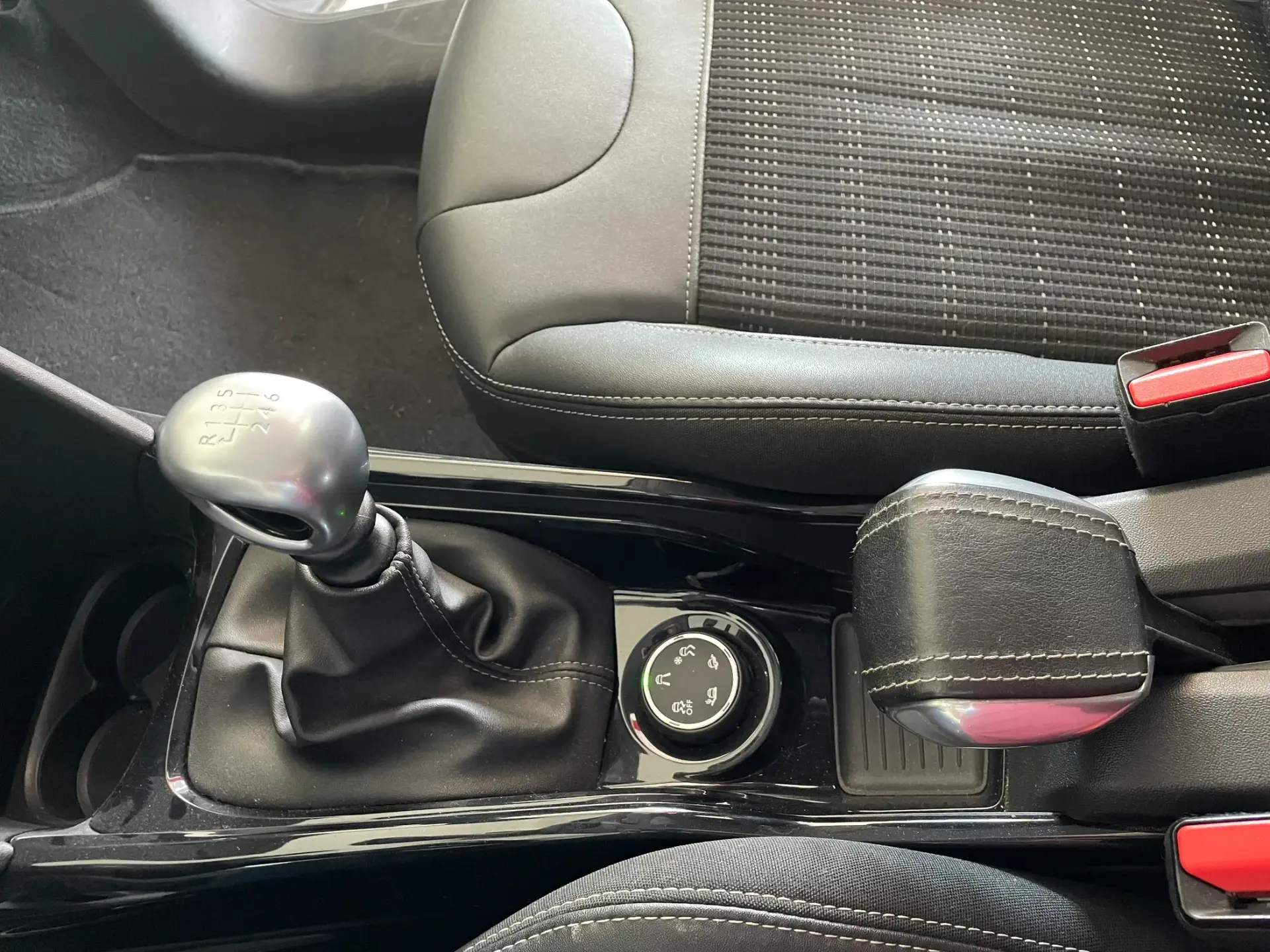 Peugeot 2008 1.2 PureTech Crossway 10