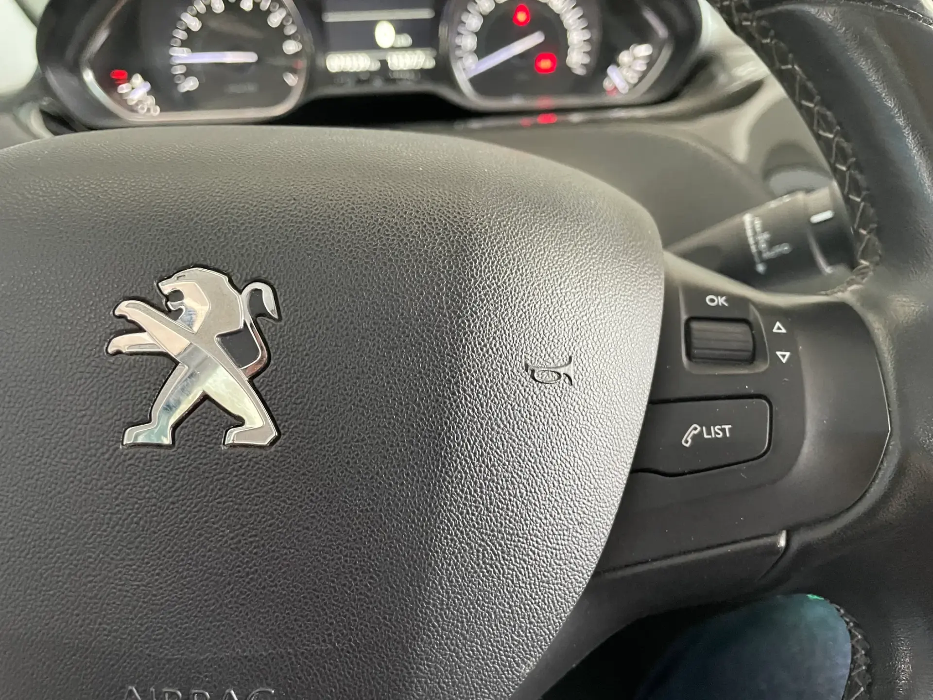 Peugeot 2008 1.2 PureTech Crossway 12