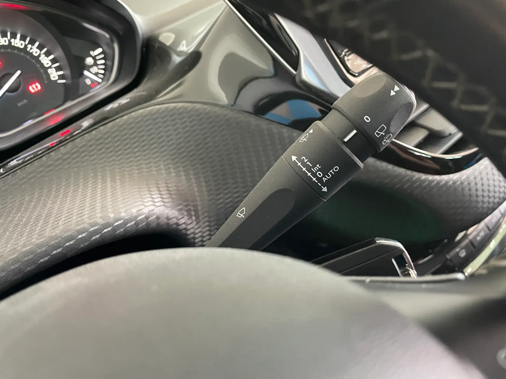 Peugeot 2008 1.2 PureTech Crossway 14