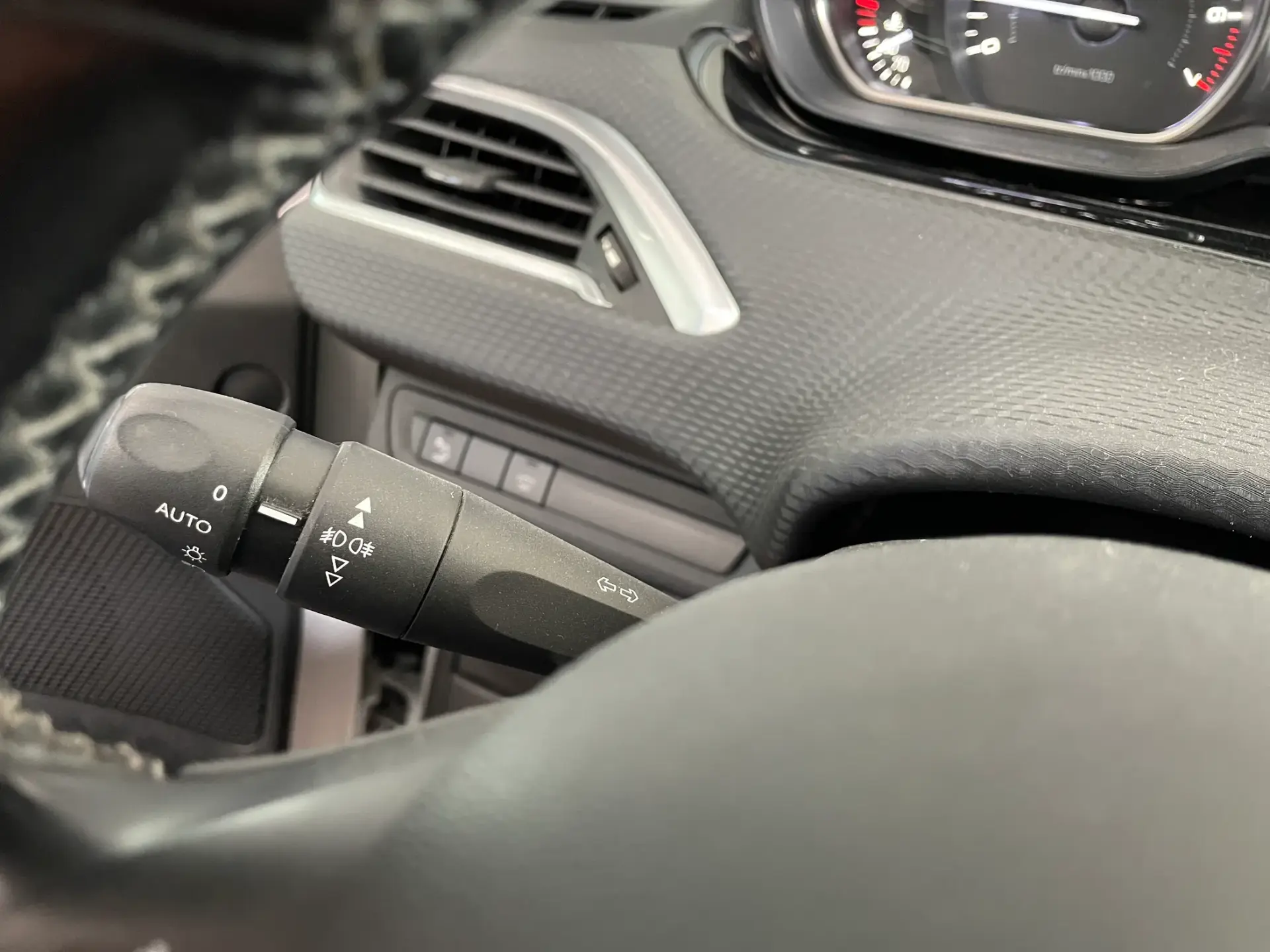 Peugeot 2008 1.2 PureTech Crossway 15