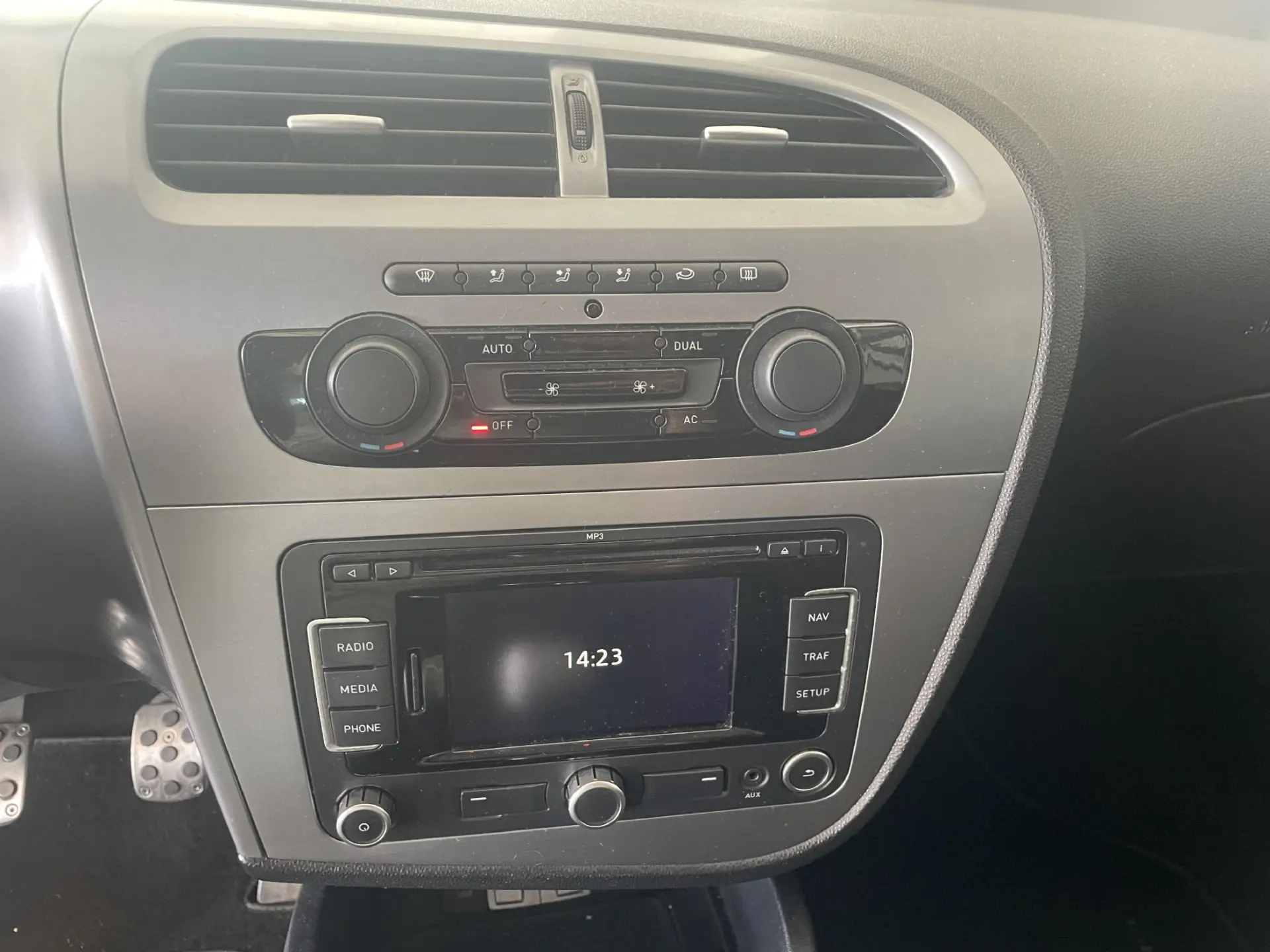 SEAT Leon 1.6 TDi Ecomotive Style by Seat Sport 12