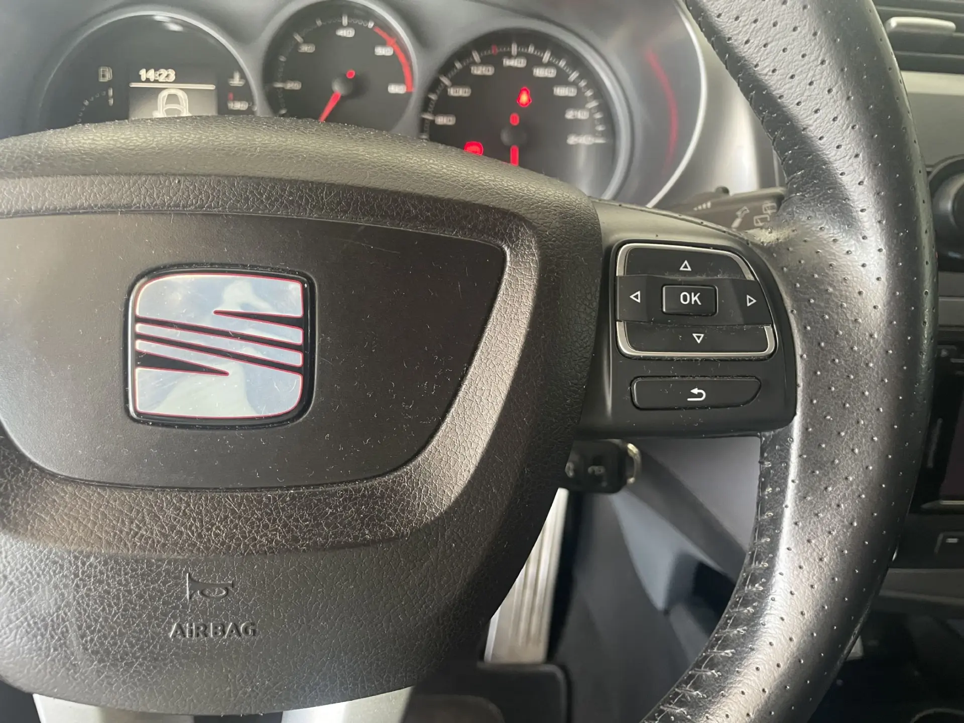 SEAT Leon 1.6 TDi Ecomotive Style by Seat Sport 19