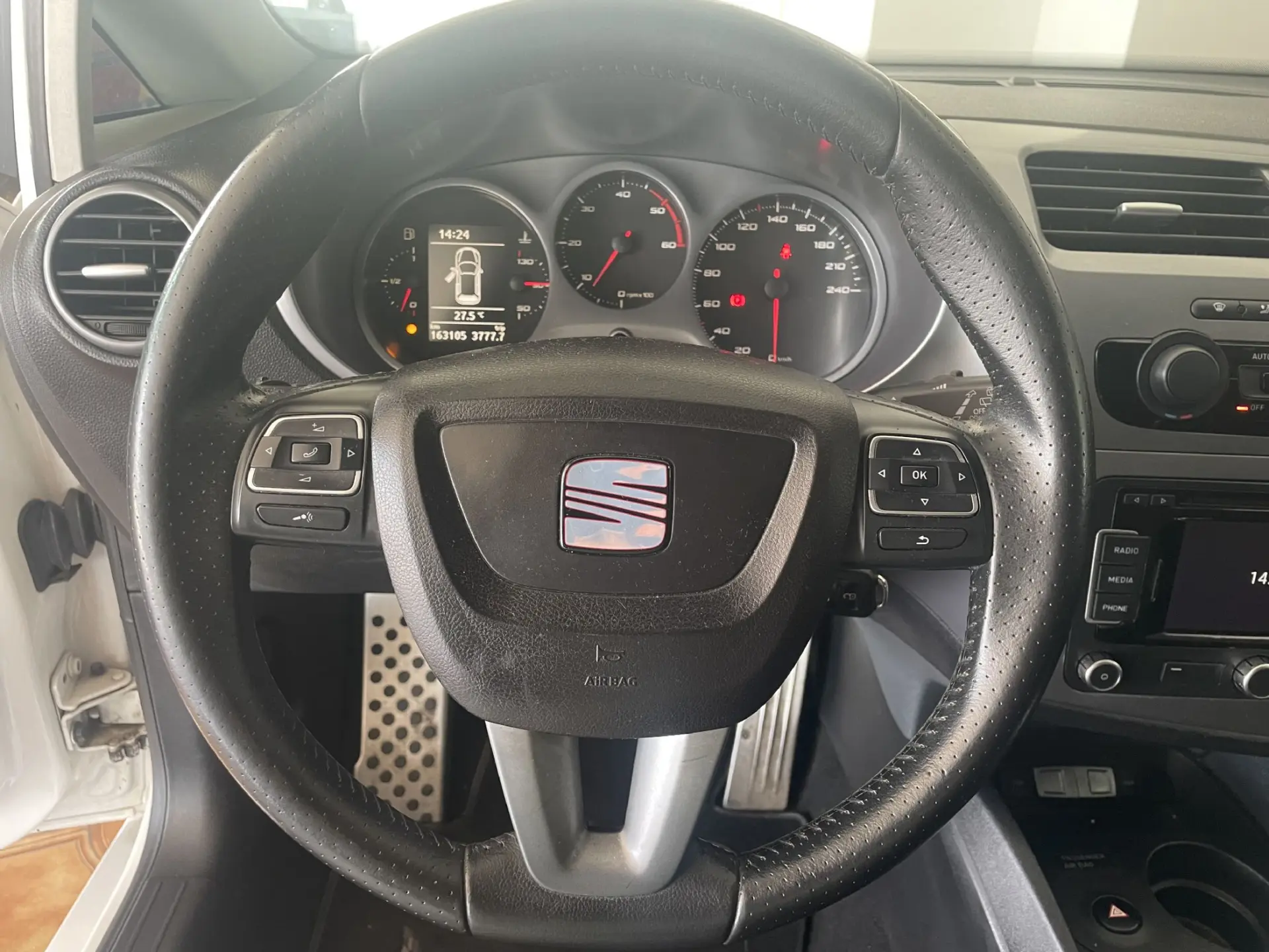 SEAT Leon 1.6 TDi Ecomotive Style by Seat Sport 20