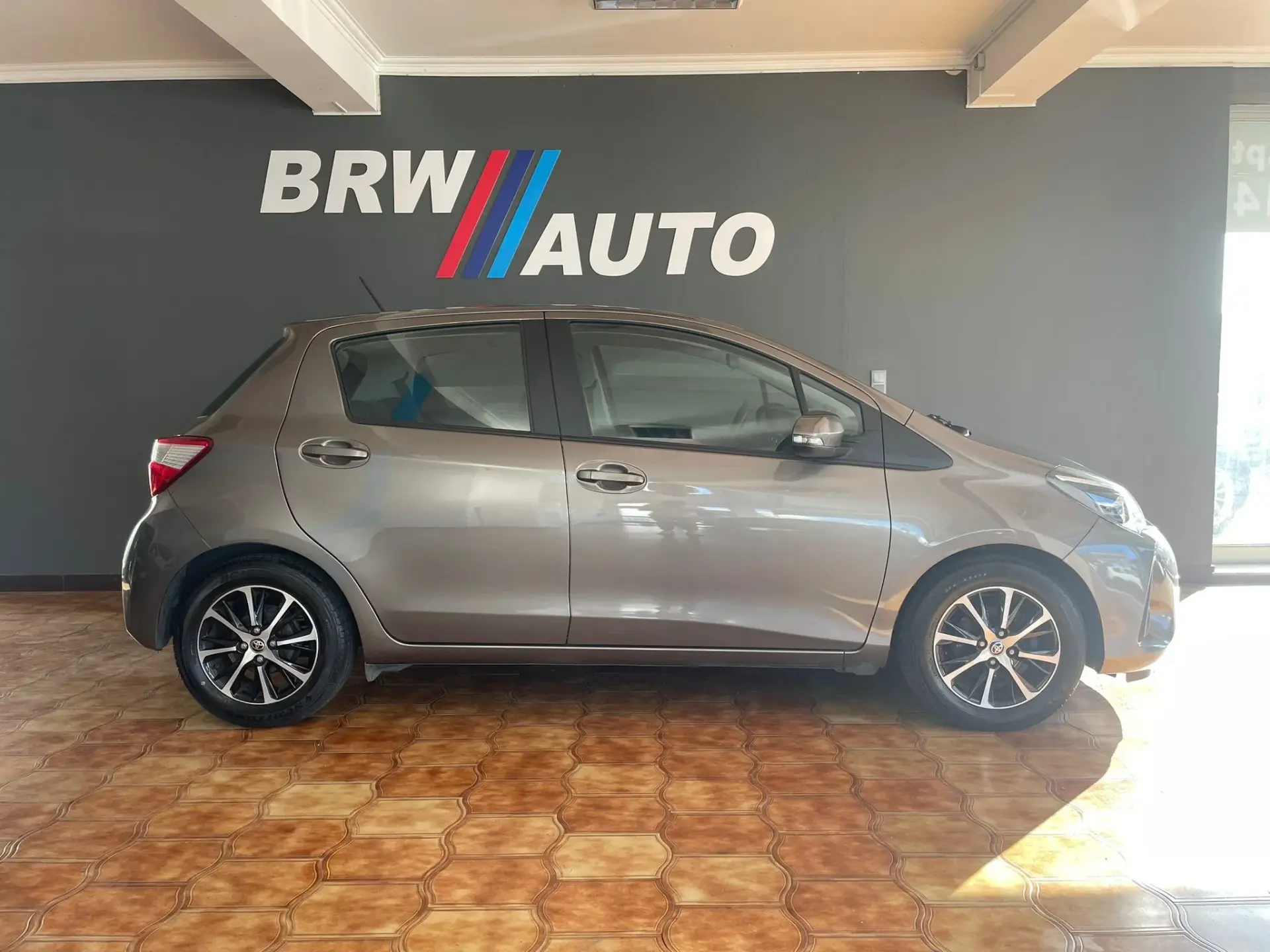 Toyota Yaris 1.0 VVT-i Comfort 5