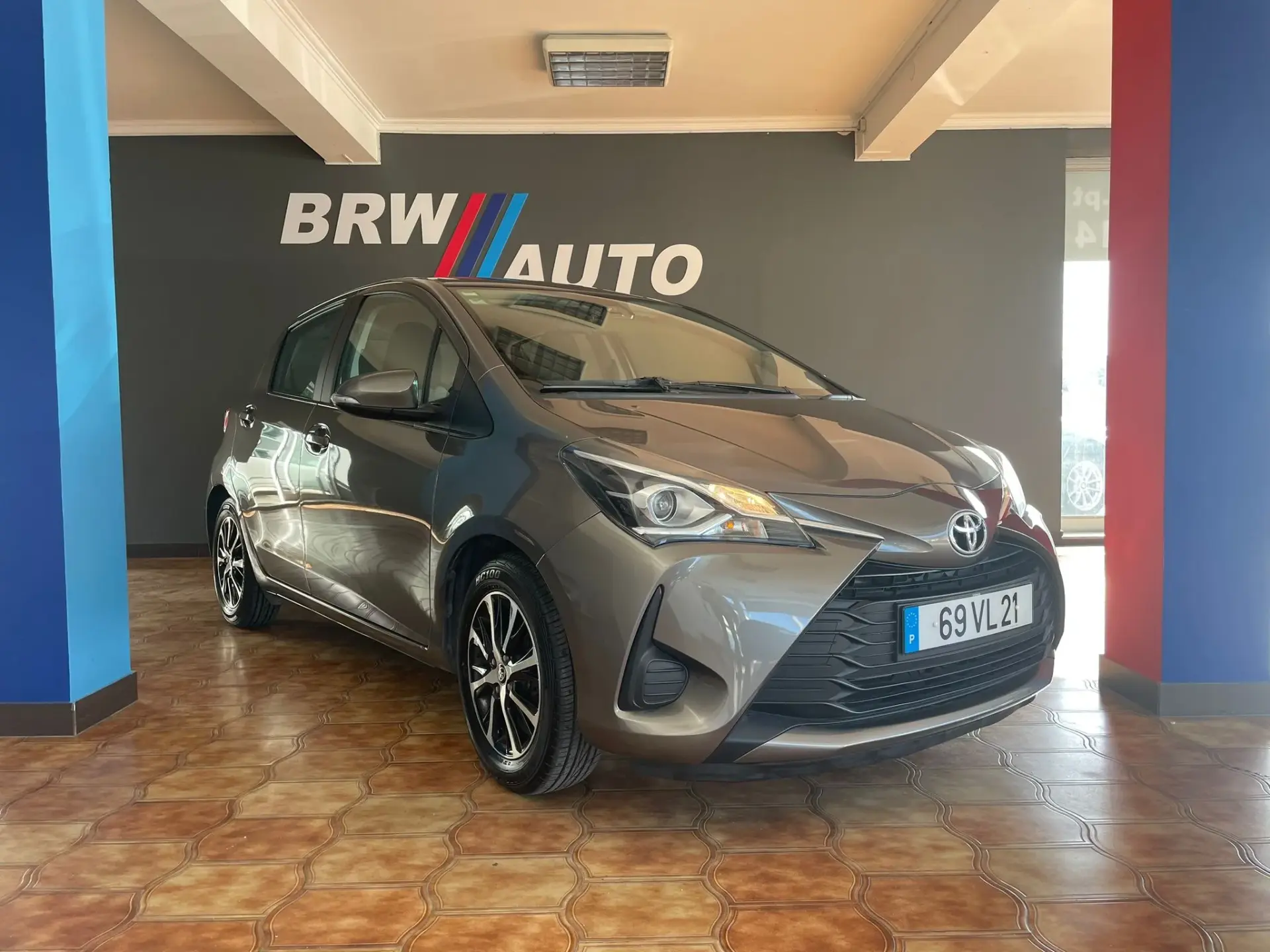 Toyota Yaris 1.0 VVT-i Comfort 6