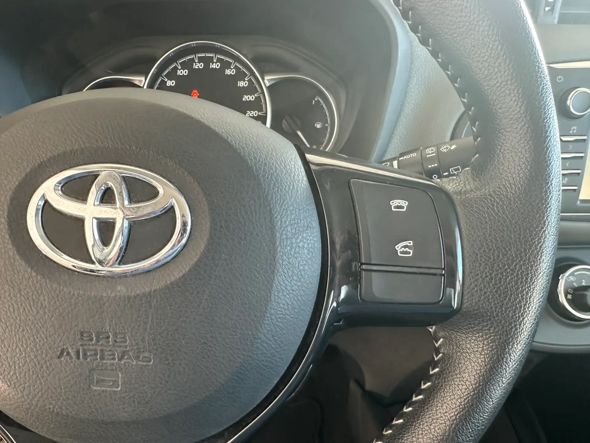 Toyota Yaris 1.0 VVT-i Comfort 13