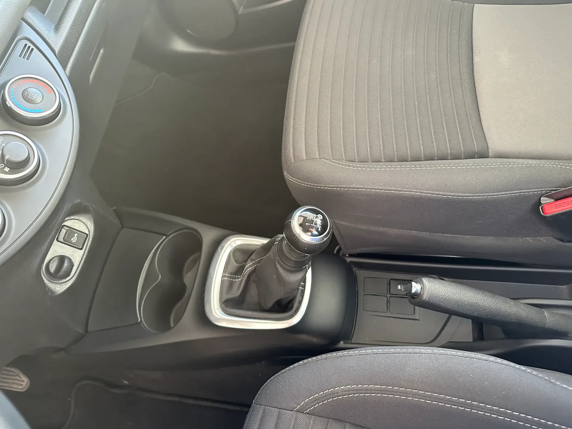 Toyota Yaris 1.0 VVT-i Comfort 14