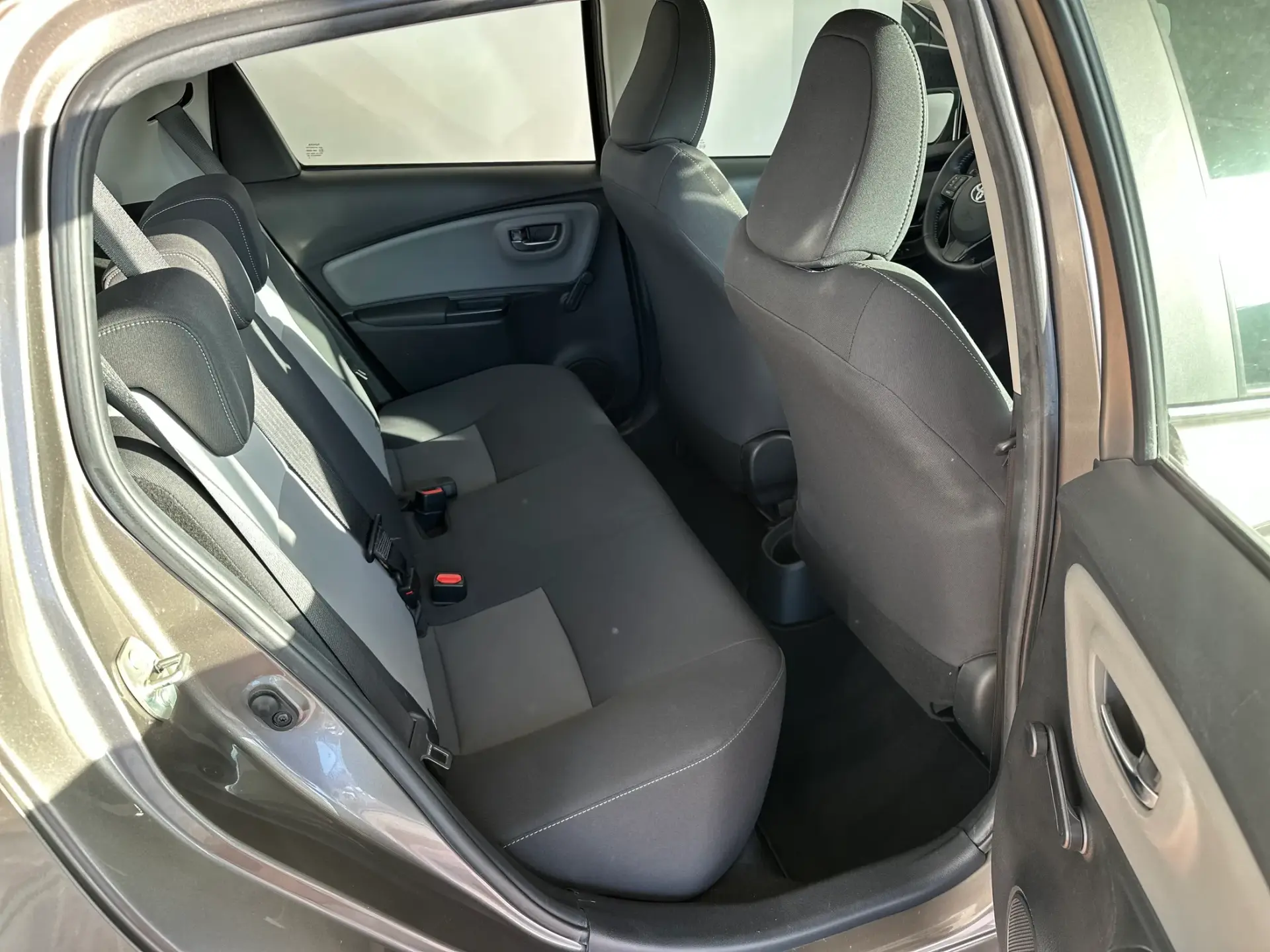 Toyota Yaris 1.0 VVT-i Comfort 23