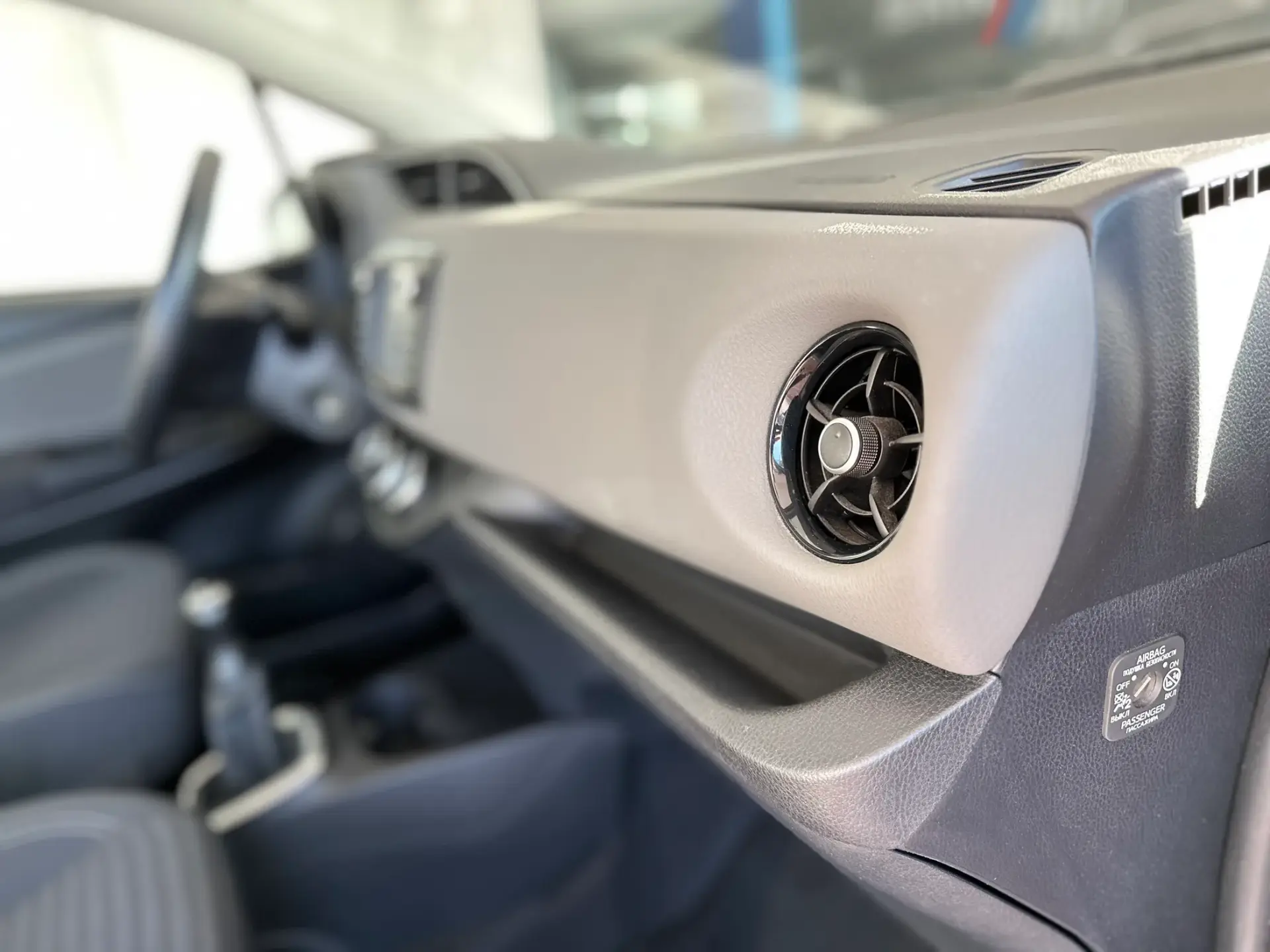 Toyota Yaris 1.0 VVT-i Comfort 26