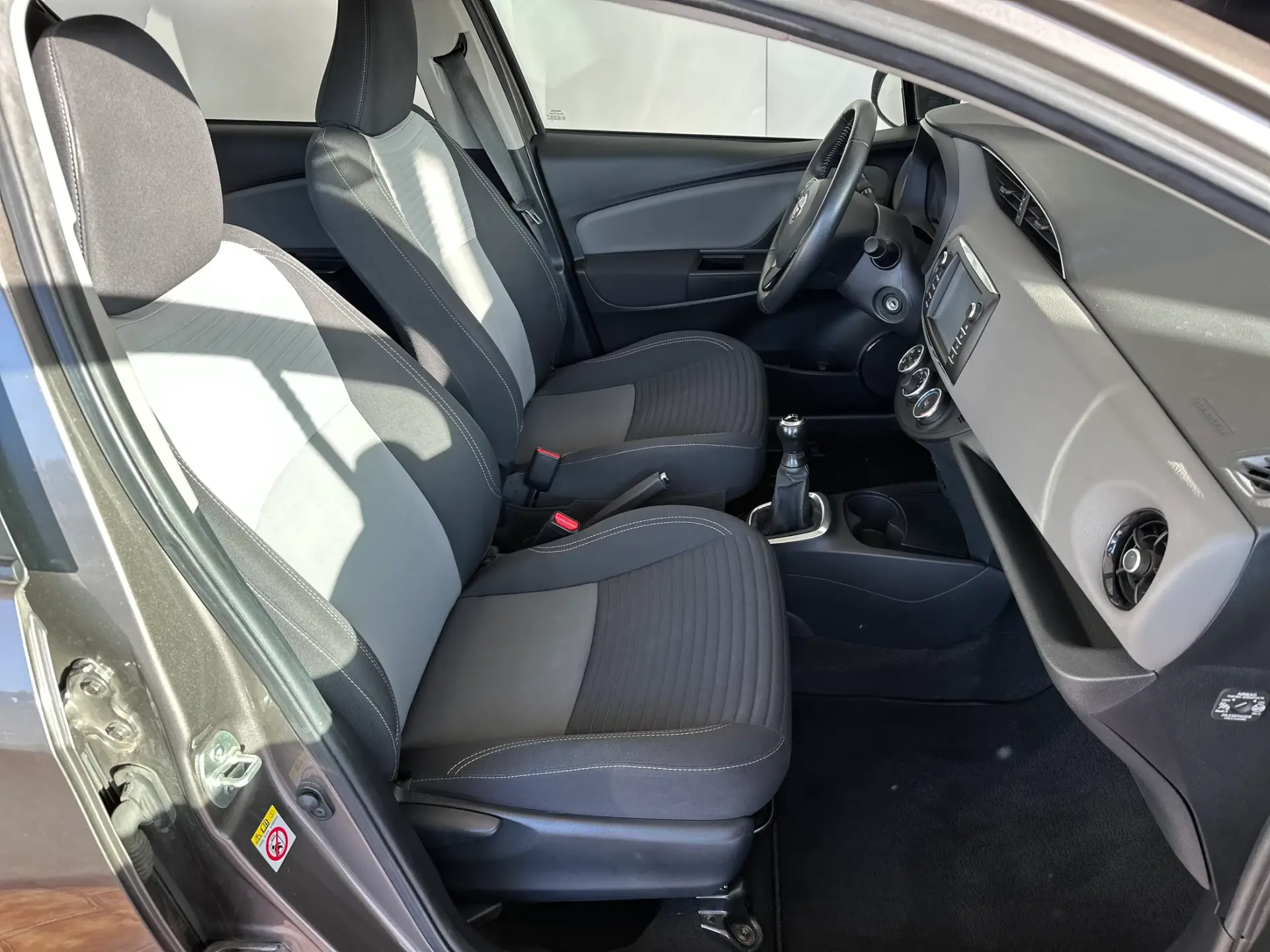 Toyota Yaris 1.0 VVT-i Comfort 27