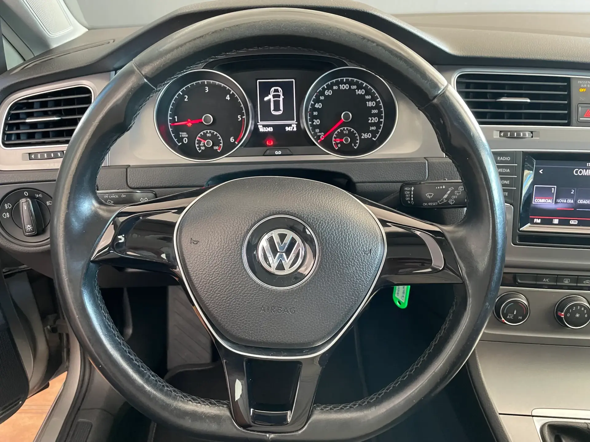 Volkswagen Golf 1.6 TDi Highline 16