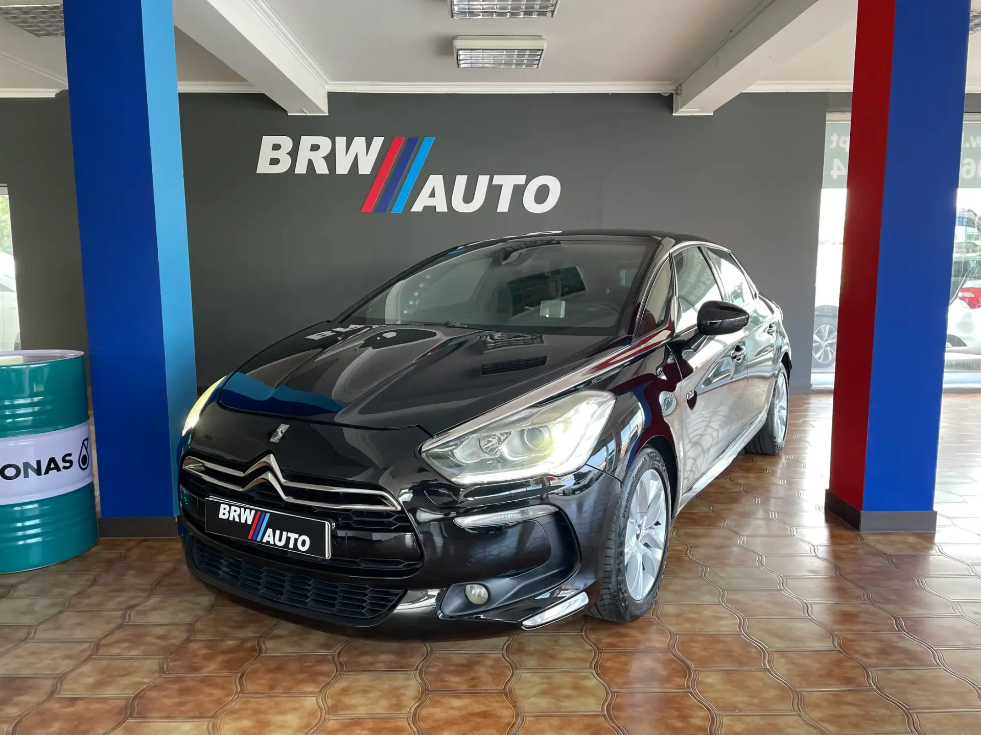 Citroen DS5 2.0 HDi Hybrid4 So Chic CMP6 88g 1