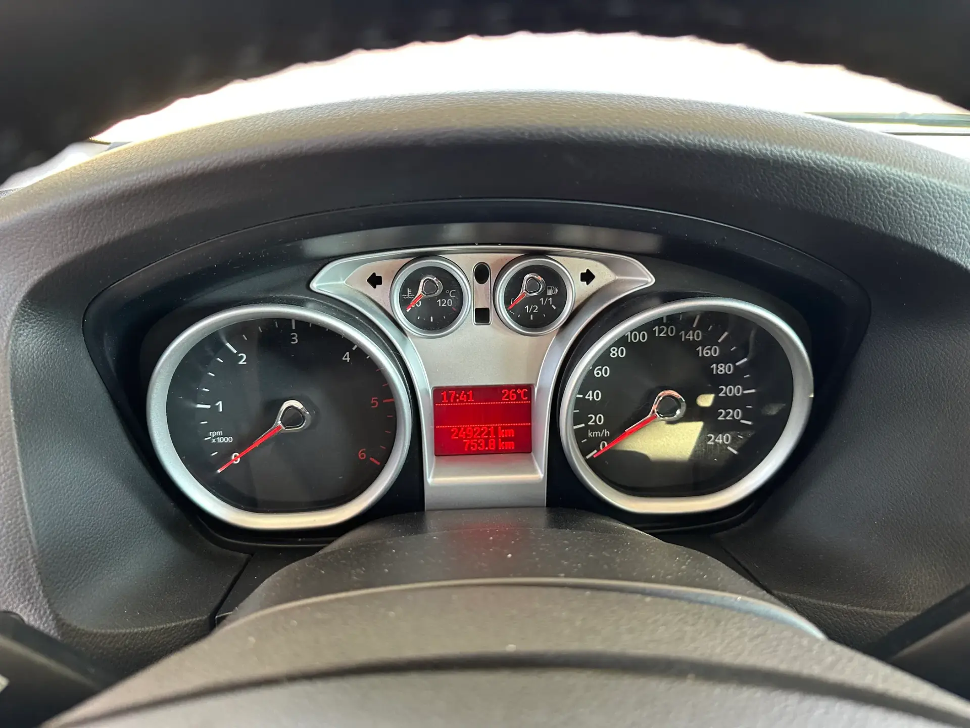 Ford Focus SW 1.6 TDCi Titanium 8