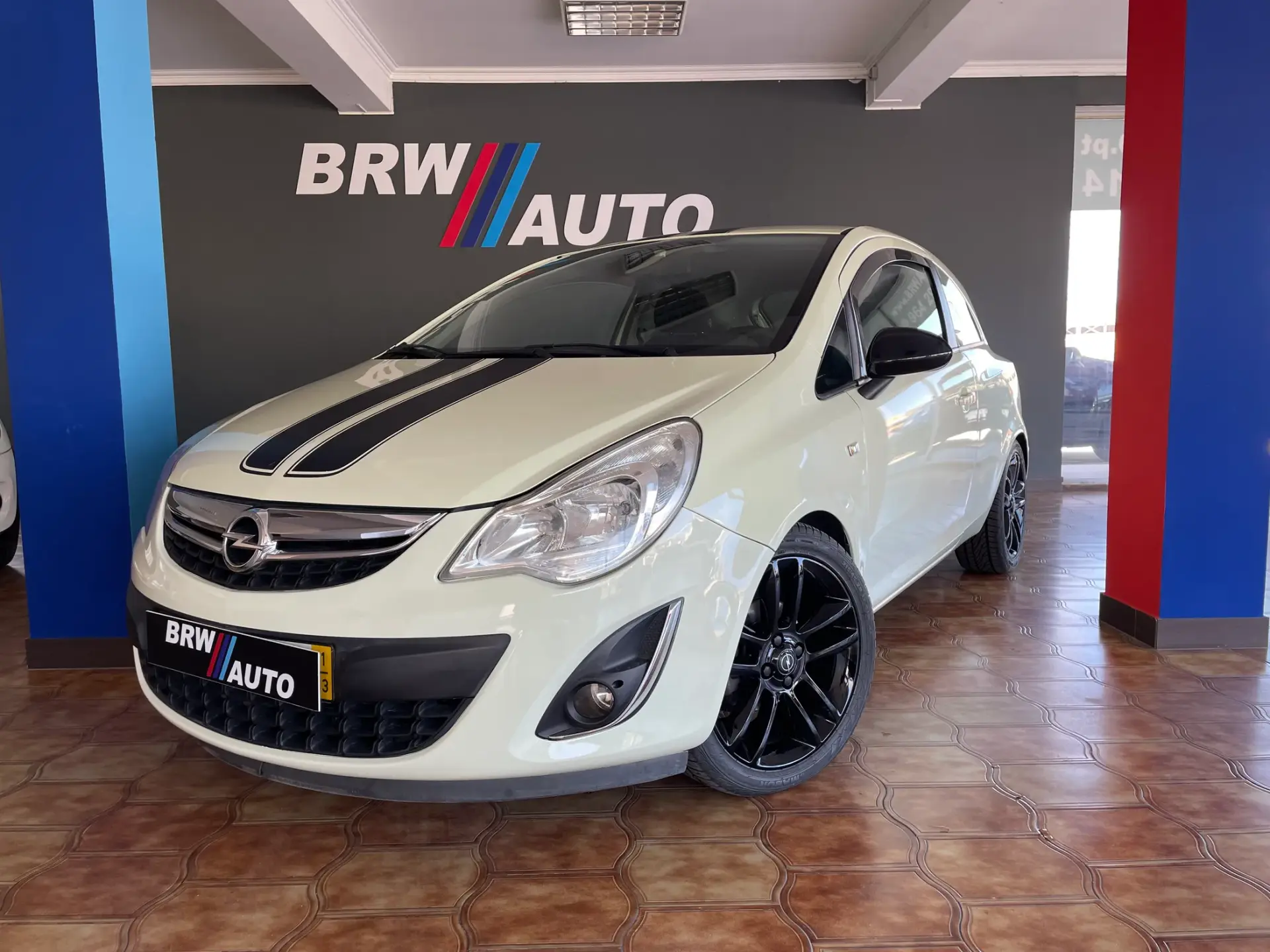 Opel Corsa 1.2 Black Edition 1